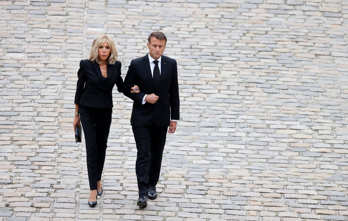 Brigitte Macron ultra sophistiquée pour un hommage : cet accessoire Dior très coûteux qu’elle ne quitte plus