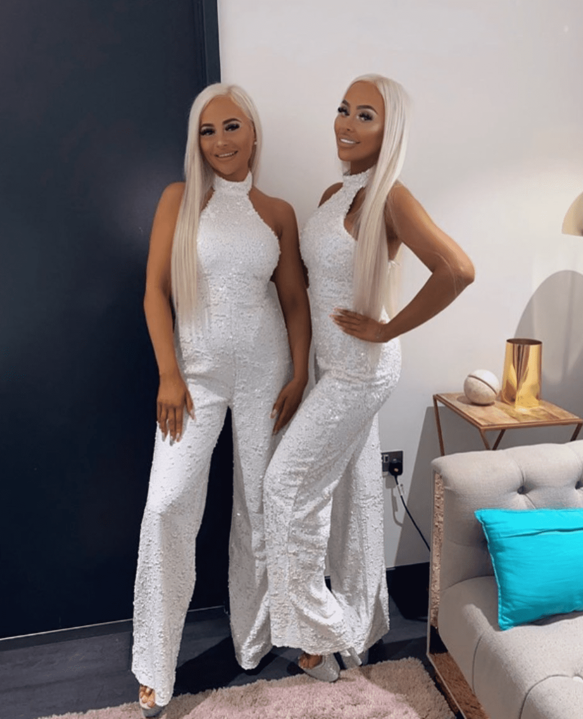 Fans de Barbie, ces jumelles dépensent une fortune pour lui ressembler et le résultat est… étonnant