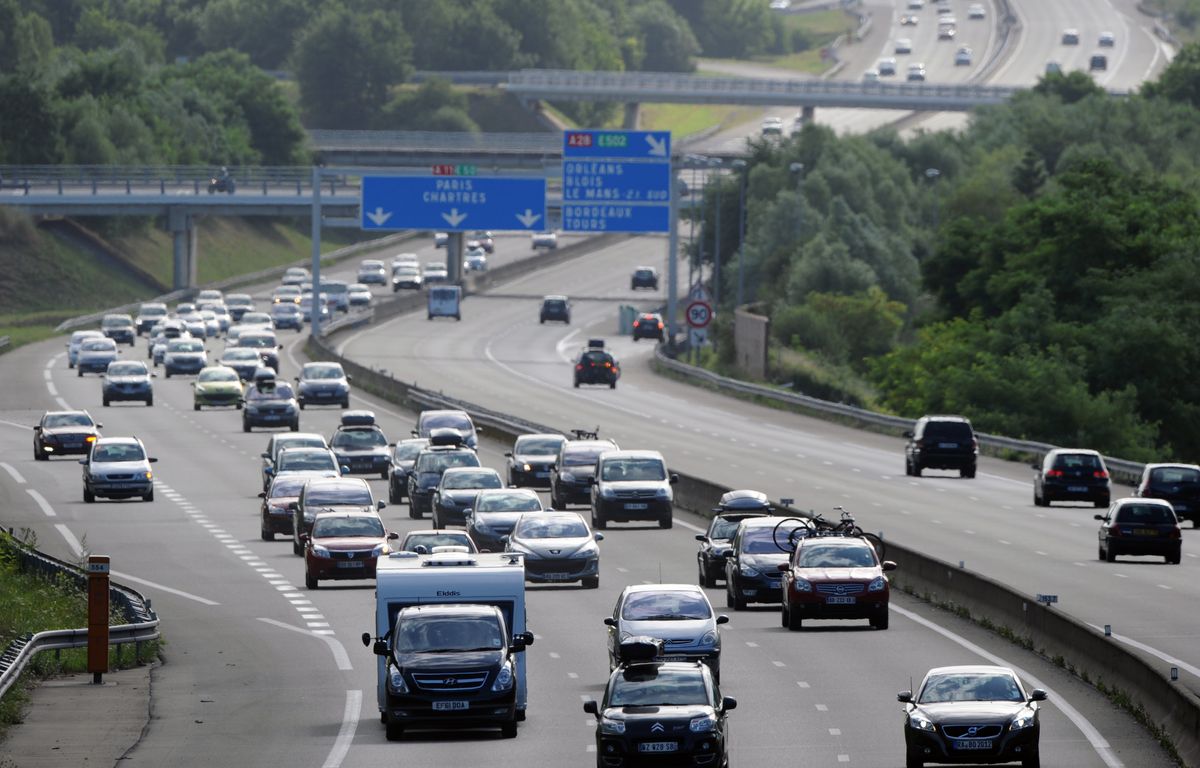 Le Mans : L’autoroute A11 coupée en raison d’un impressionnant incendie
