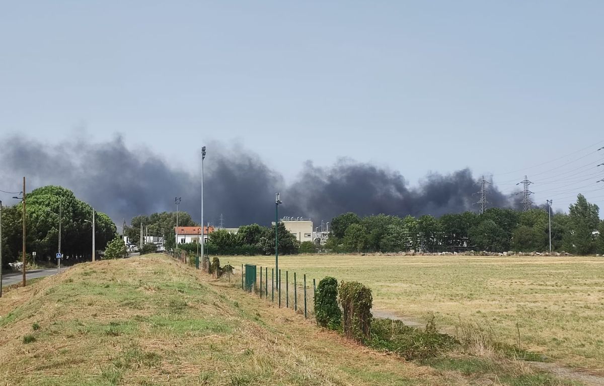 Toulouse : L’énorme incendie au nord de la ville enfin maîtrisé, une maison entièrement brûlée, le secteur confiné