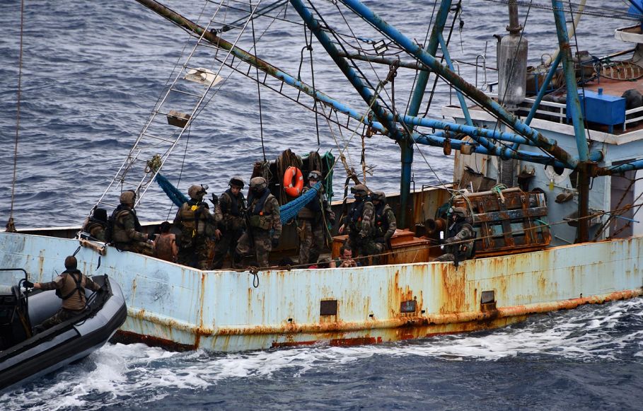 La Marine nationale saisit plus de 2,4 tonnes de cocaïne au large des côtes africaines