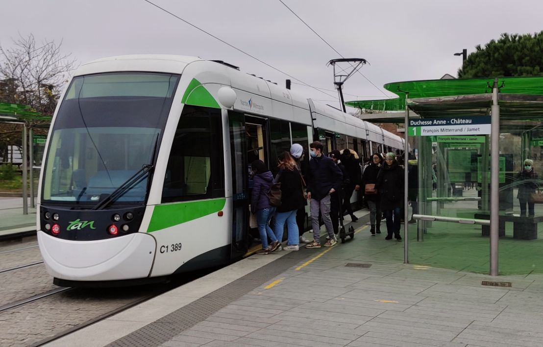 Nantes : Un conducteur de tram blessé à l’arme blanche dans une rixe
