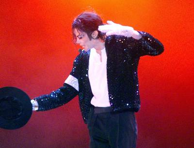 Le chapeau du premier moonwalk de Michael Jackson vendu aux enchères
