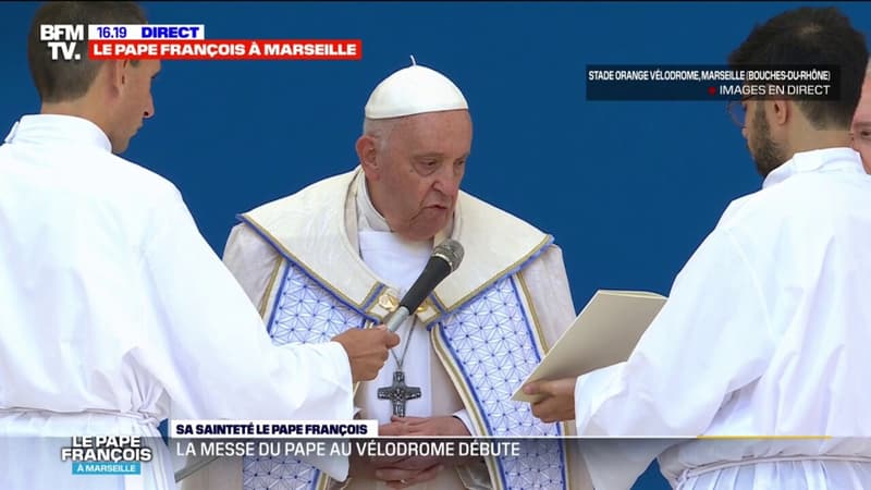 “Bonjour Marseille, bonjour la France”: la messe du pape François au stade Vélodrome débute à Marseille