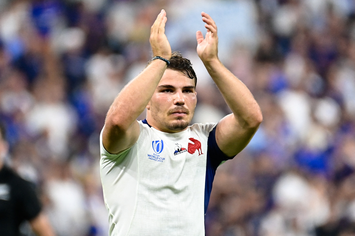 Antoine Dupont : “Ça n’a pas changé…”, la famille de la star du XV de France balance sur son comportement