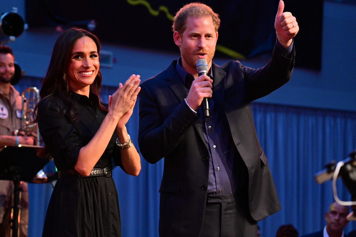 Meghan Markle en retard à Düsseldorf : “Je leur ai acheté…”, cette étrange excuse qui a fait fondre son auditoire
