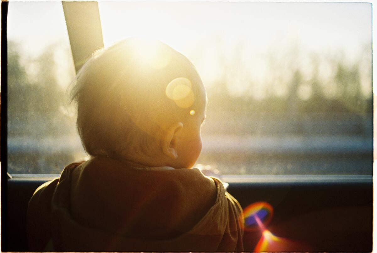 Il oublie sa petite fille de 10 mois dans sa voiture, lorsqu'il le réalise il est bien trop tard