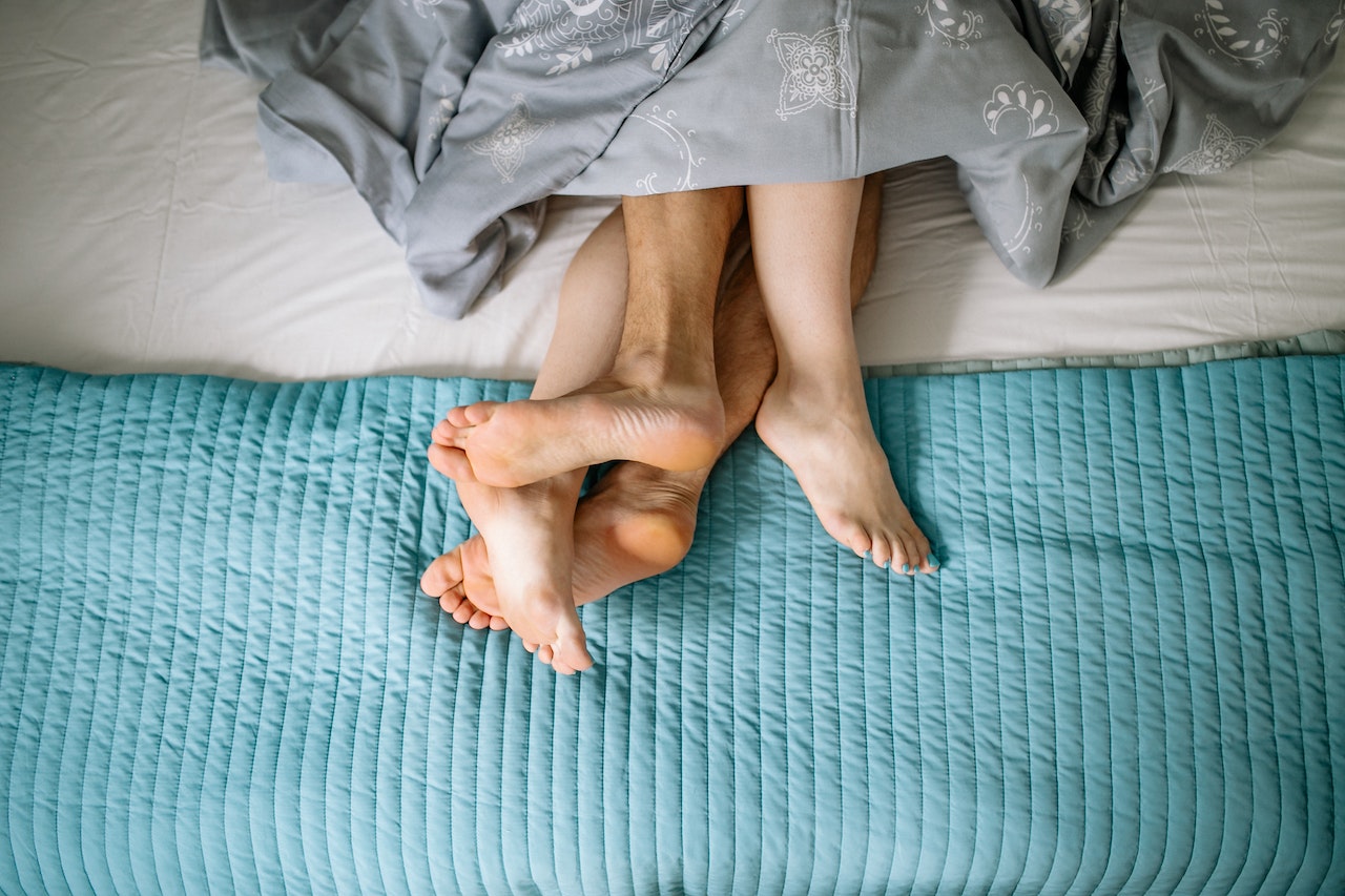 TÉMOIGNAGE. “Je sais que les hommes sont comme ça, mais cette habitude de mon mari dans notre lit me dégoûte”