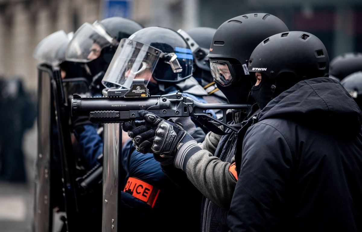 Un journaliste de Presse Océan aurait été menacé au LBD par un policier lors d’un reportage