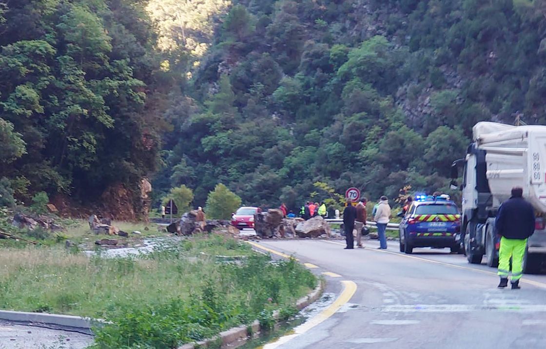Alpes-Maritimes : Une automobiliste blessée dans un important éboulement