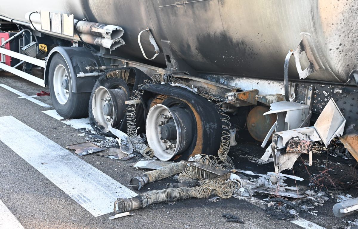 Nîmes : Un camion-citerne de 36.000 litres d’essence en feu, l’entrée de la ville bloquée