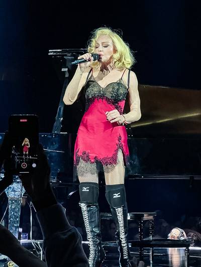 “Un problème avec ses antidouleurs”: pourquoi Madonna est arrivée en retard sur scène à Anvers