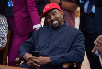 Kanye West renonce à se présenter à l’élection présidentielle américaine de 2024