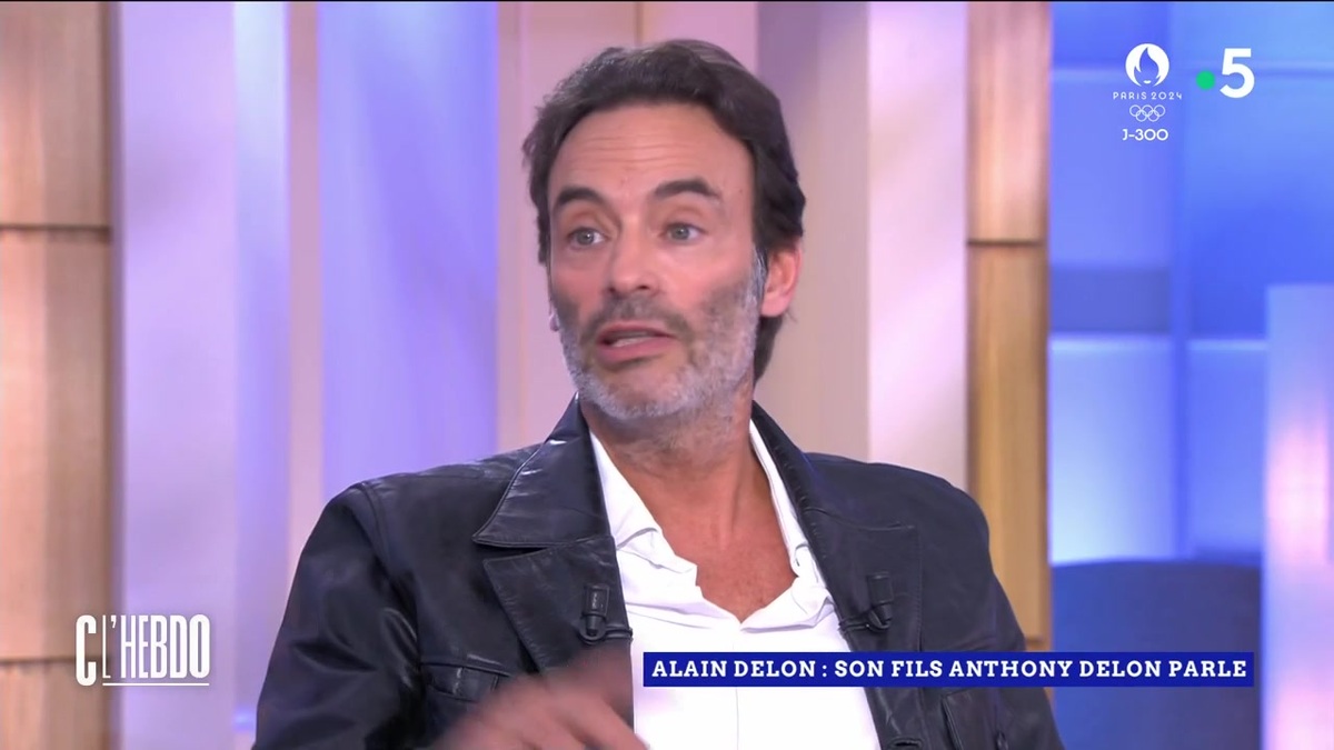 “Elle s’invente une vie” : Anthony Delon sort la sulfateuse après les dernières déclarations d’Hiromi Rollin