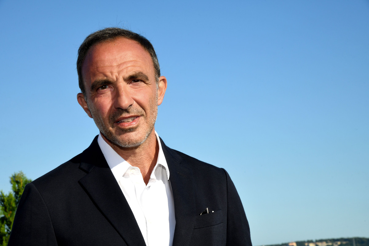 Nikos Aliagas blessé ? Yann Barthès s’inquiète de le voir avec un gros pansement au cou dans Quotidien