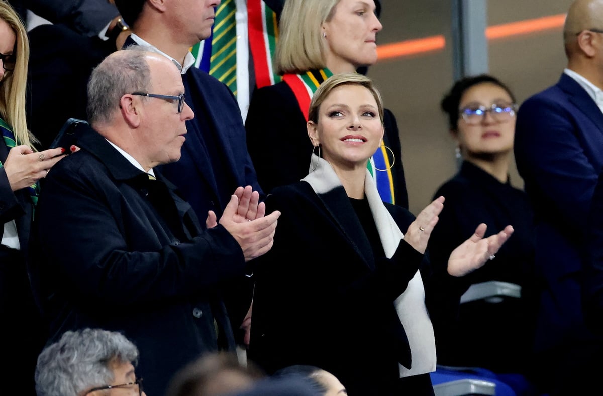 Charlene de Monaco : la princesse survoltée dans les tribunes du Stade de France, même Albert est surpris