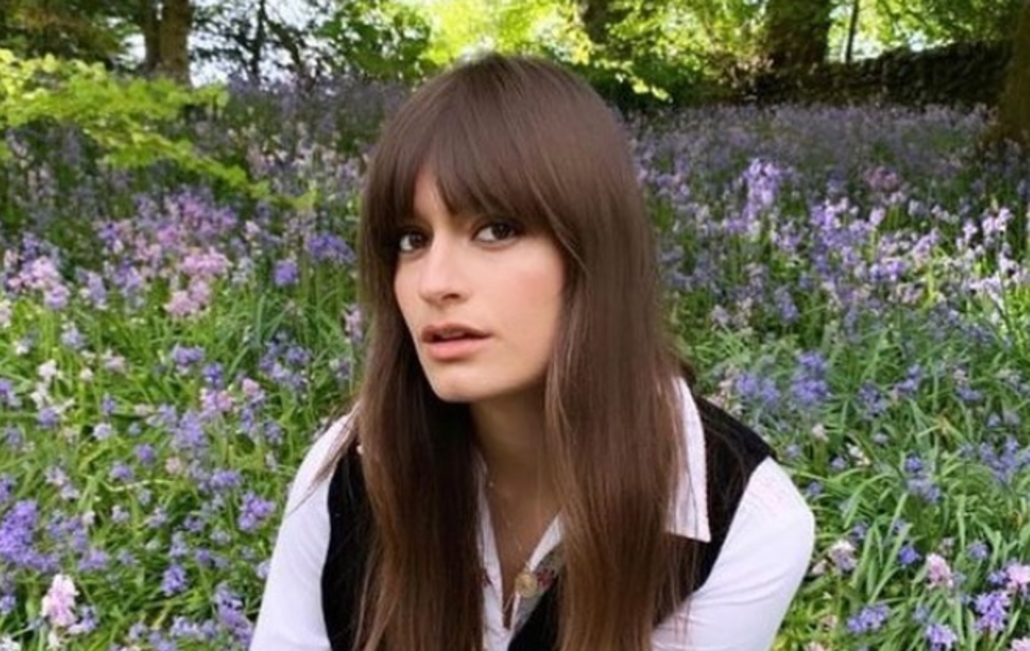 Clara Luciani maman : la chanteuse réapparaît, ce premier selfie un mois après avoir accouché