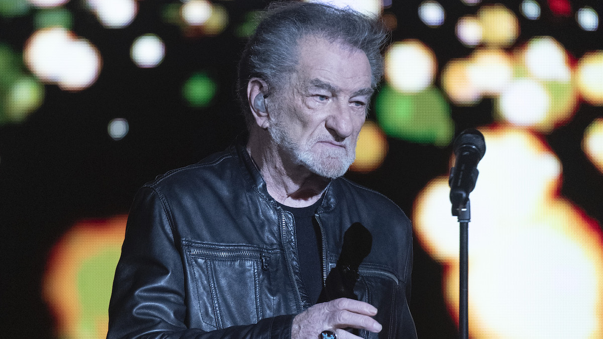 “Je n’aime pas ce genre de…” : Eddy Mitchell fustige Charlotte Gainsbourg, ce commentaire désobligeant qui ne va pas lui plaire