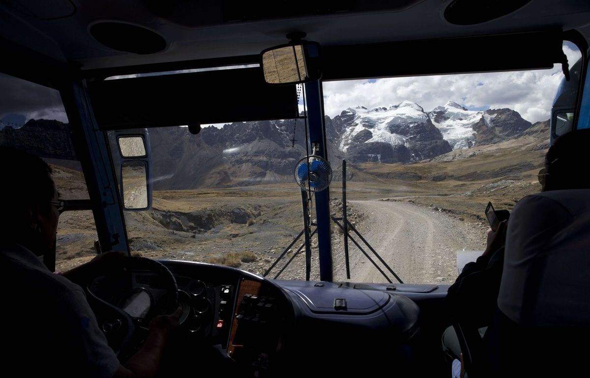 Pérou : Au moins 23 morts après la chute d’un autocar dans un ravin de 300 mètres