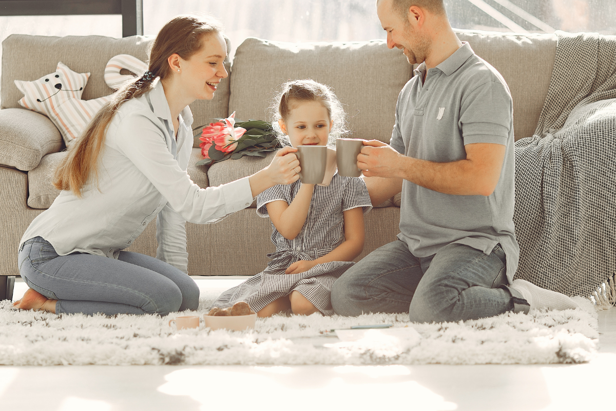 Astrologie 2023 : ce qui attend le signe du Cancer en novembre sur le plan familial