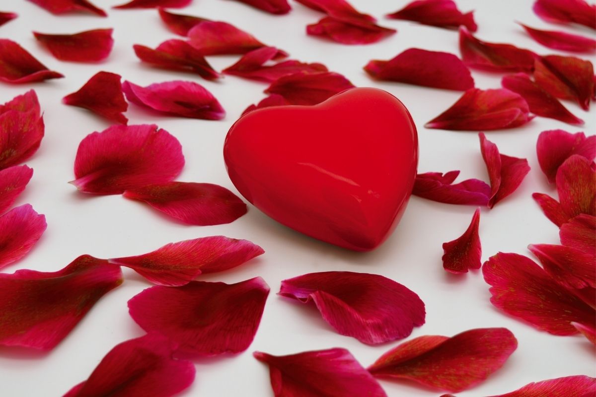 Astrologie 2023 : ce qui attend le signe du Capricorne en décembre dans son couple