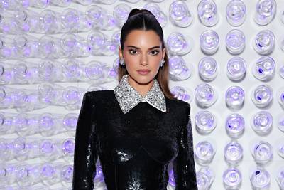 Kendall Jenner se dénude pour Calvin Klein: “Créer des images agréables à regarder”