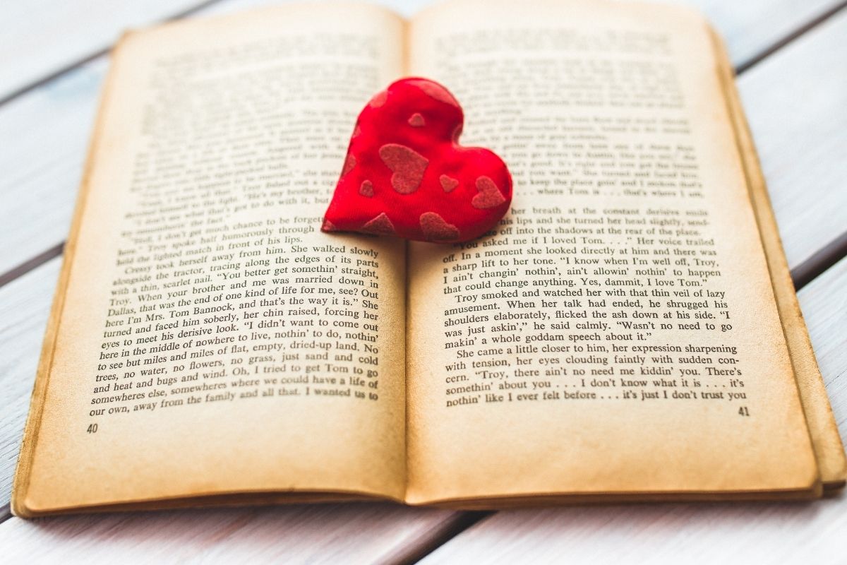 Astrologie 2023 : ce qui attend le signe du Scorpion en décembre dans son couple