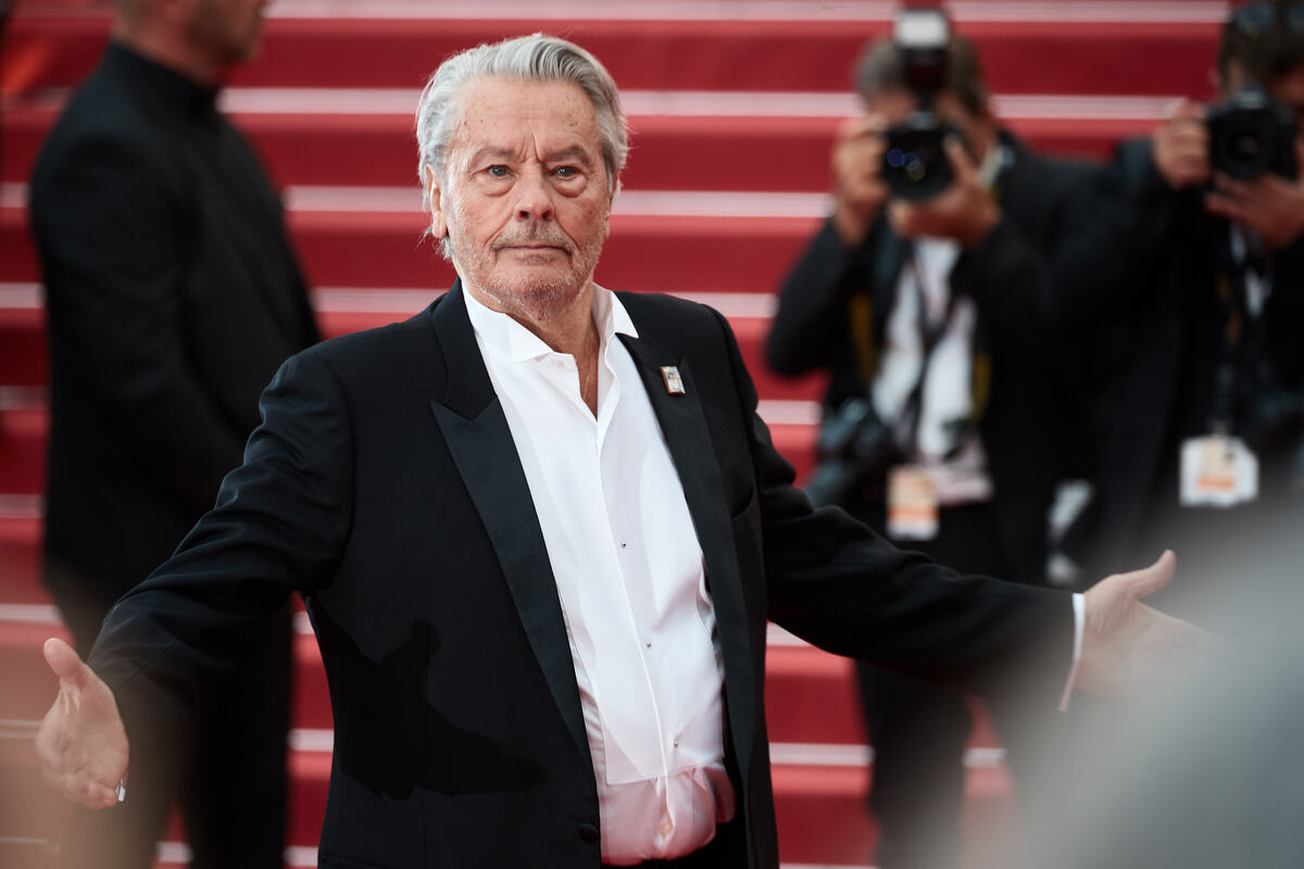 Alain Delon : pourquoi sa fortune colossale est-elle “le secret le mieux gardé de la République”