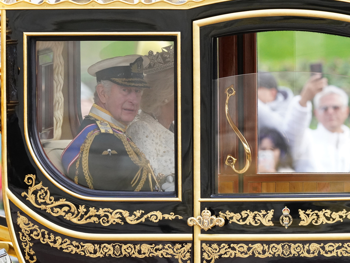 Charles III : son premier discours du roi tourne (presque) au vinaigre, cette hésitation passée inaperçue