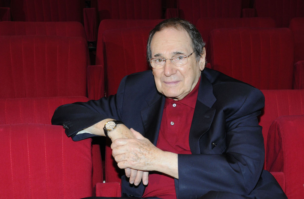 Obsèques de Robert Hossein : ce détail lâché par sa femme après l’annonce