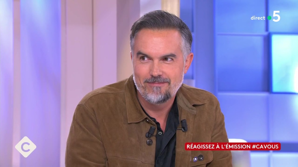 “Chérie, tu me mens” : le drôle de message de Maxime Chattam à Faustine Bollaert dans C à vous