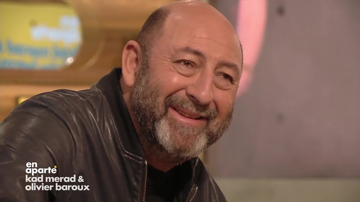 Kad Merad : “je pleure encore”, l’acteur ému aux larmes dans En Aparté deux ans après le décès de son père
