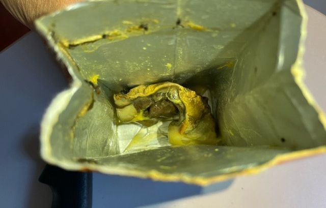 « Les enfants sont choqués »… Ils découvrent un « amas de moisissures » dans une brique de jus