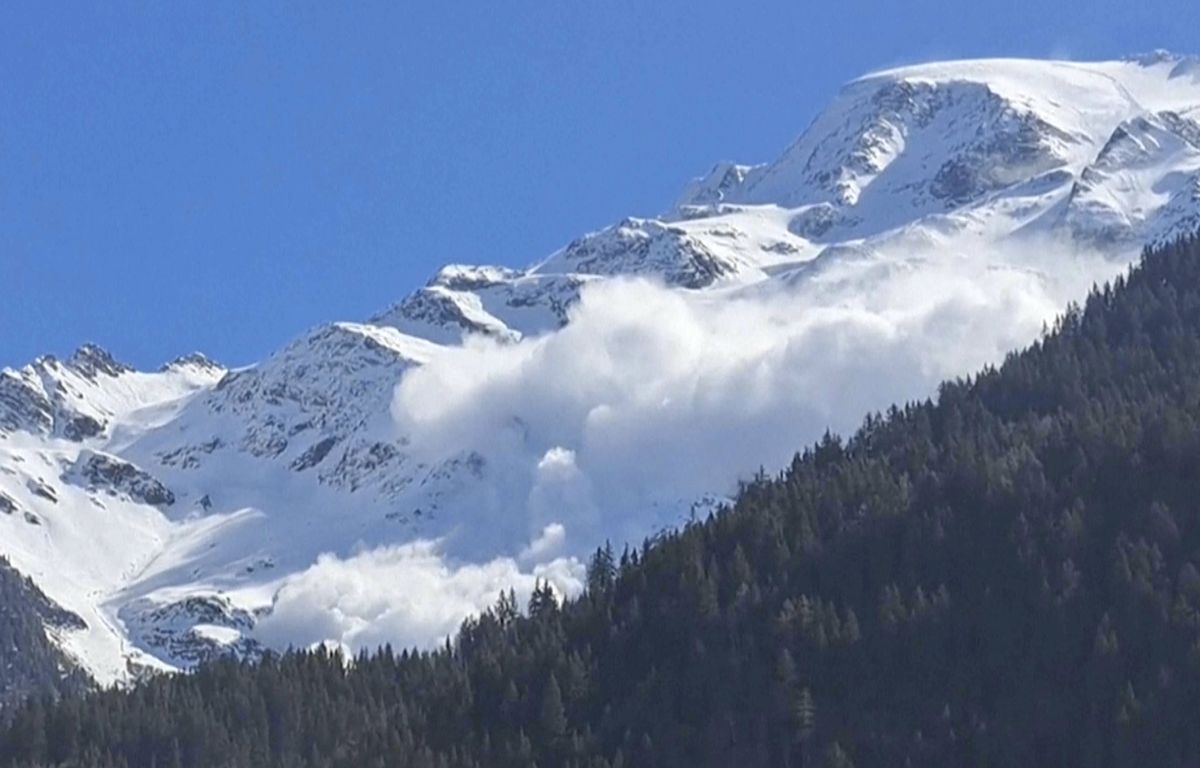 Alpes du Nord : Deux morts dans une avalanche, un mort dans une chute de 500 mètres
