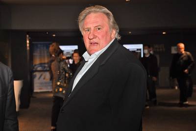 Gérard Depardieu annonce mettre sa Légion d’honneur “à la disposition” de la ministre de la Culture