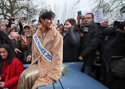 “Tu es magnifique” : bain de foule et pluie de compliments pour la nouvelle miss France