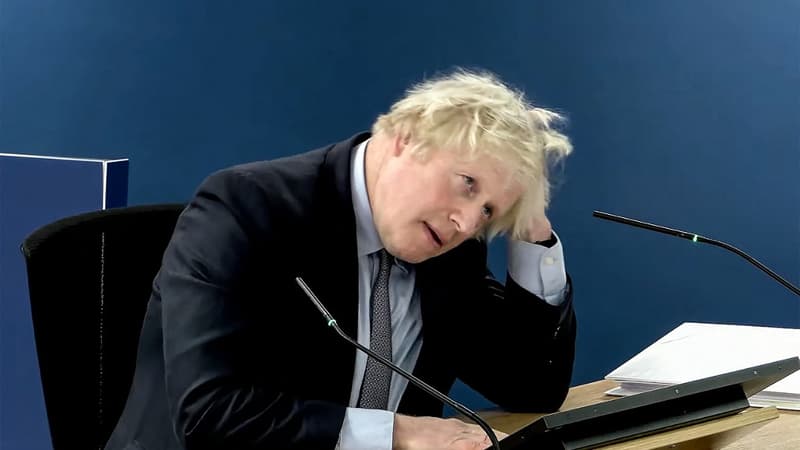 Covid-19: Boris Johnson présente ses excuses aux familles des victimes “pour la douleur et les pertes”