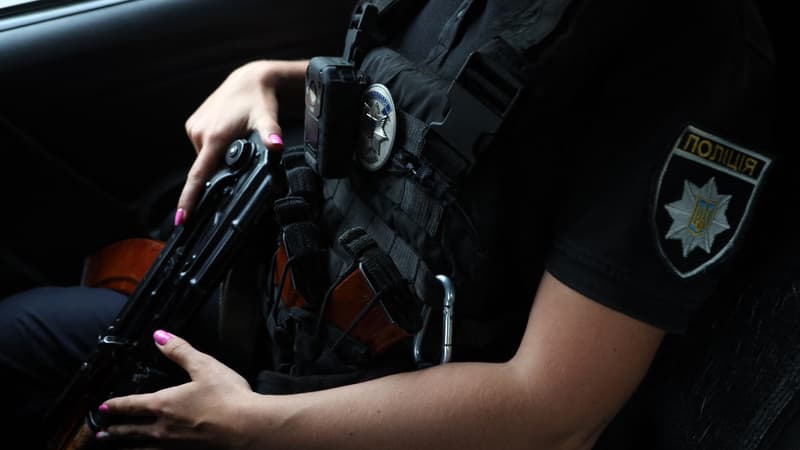 Ukraine: un responsable lance des grenades lors d’une réunion municipale, blessant 26 personnes