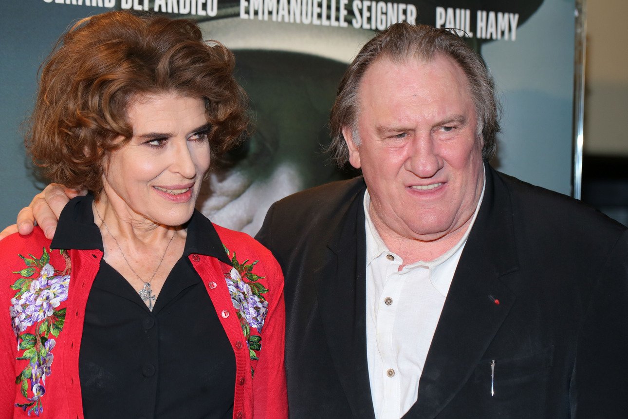 “Je ne peux plus l’entendre” : Fanny Ardant détruite par une célèbre actrice après son soutien à Gérard Depardieu