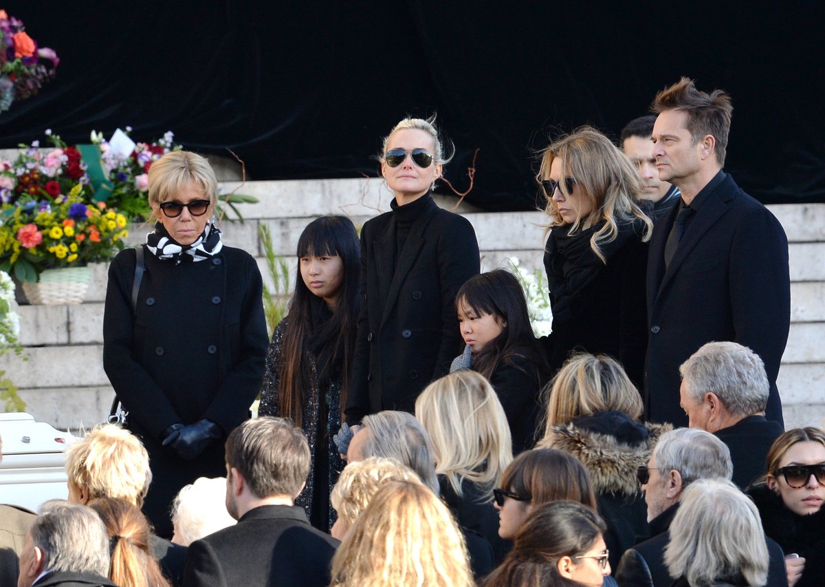 “De belles promesses” : Jade et Joy Hallyday abandonnées et trahies par David et Laura ? Leurs propos au vitriol