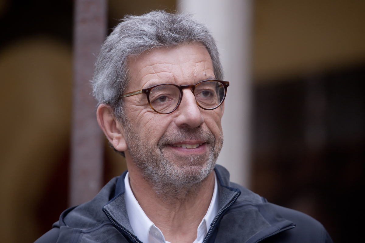 Michel Cymes : “Avec la main articulée…”, ce cadeau très osé offert par le médecin à Nagui