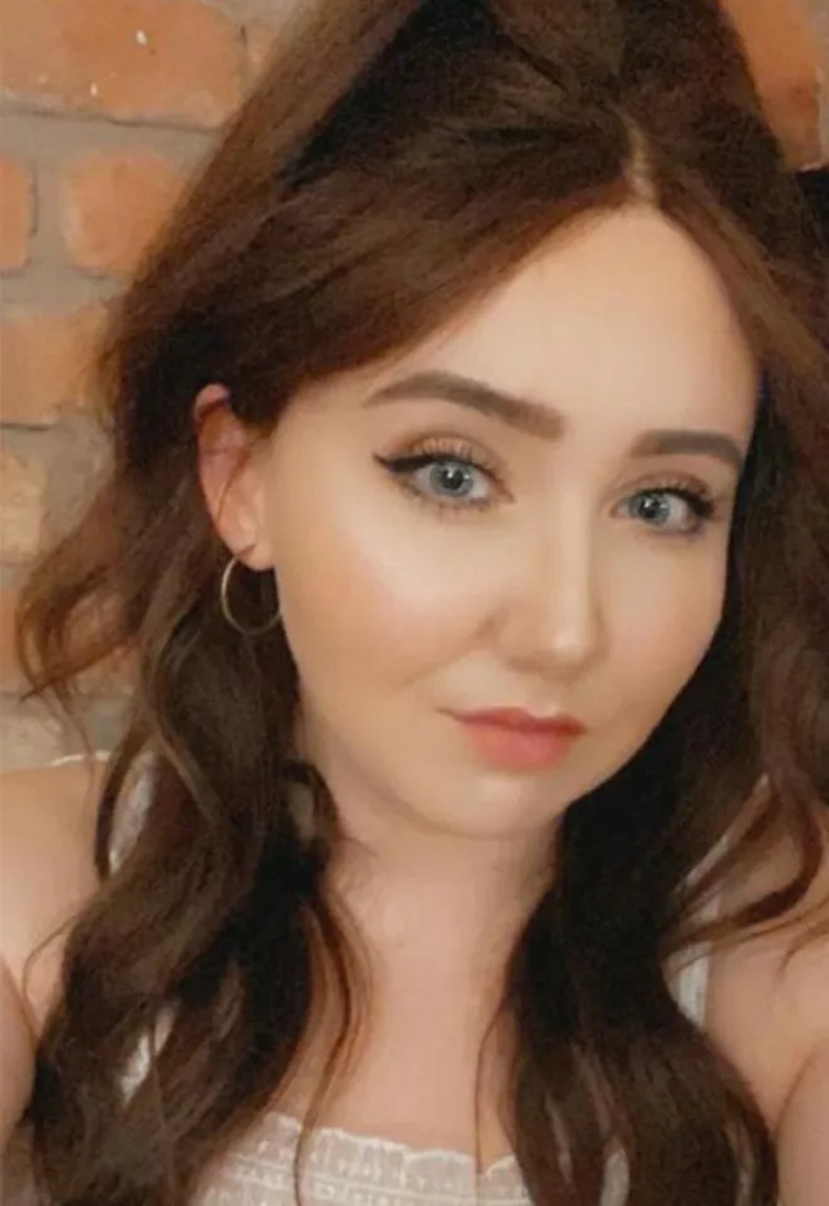 Elle pense avoir de la cire dans l’oreille, ce qu’elle y découvre est pire que répugnant