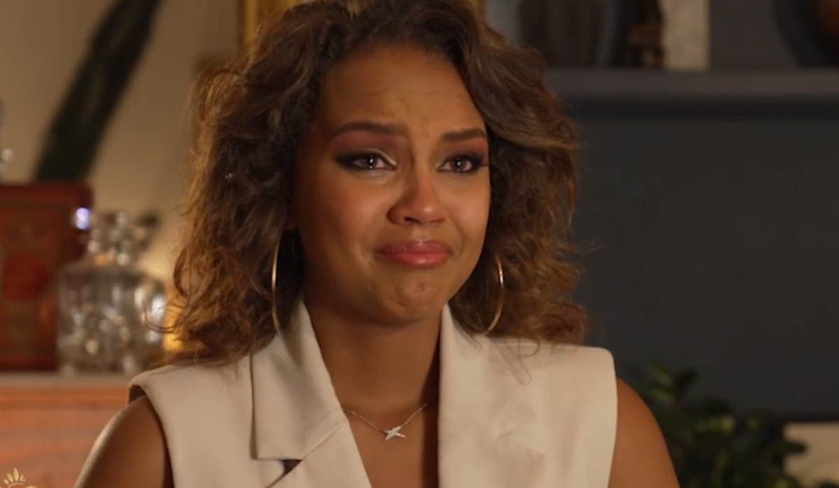 Indira Ampiot en larmes : elle raconte le jour où elle a perdu sa grand-mère d’un cancer