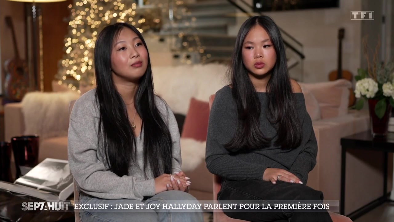 “On a chacune…” : Jade et Joy Hallyday dévoilent ce lien avec leur père qu'elles gardent sur leur téléphone