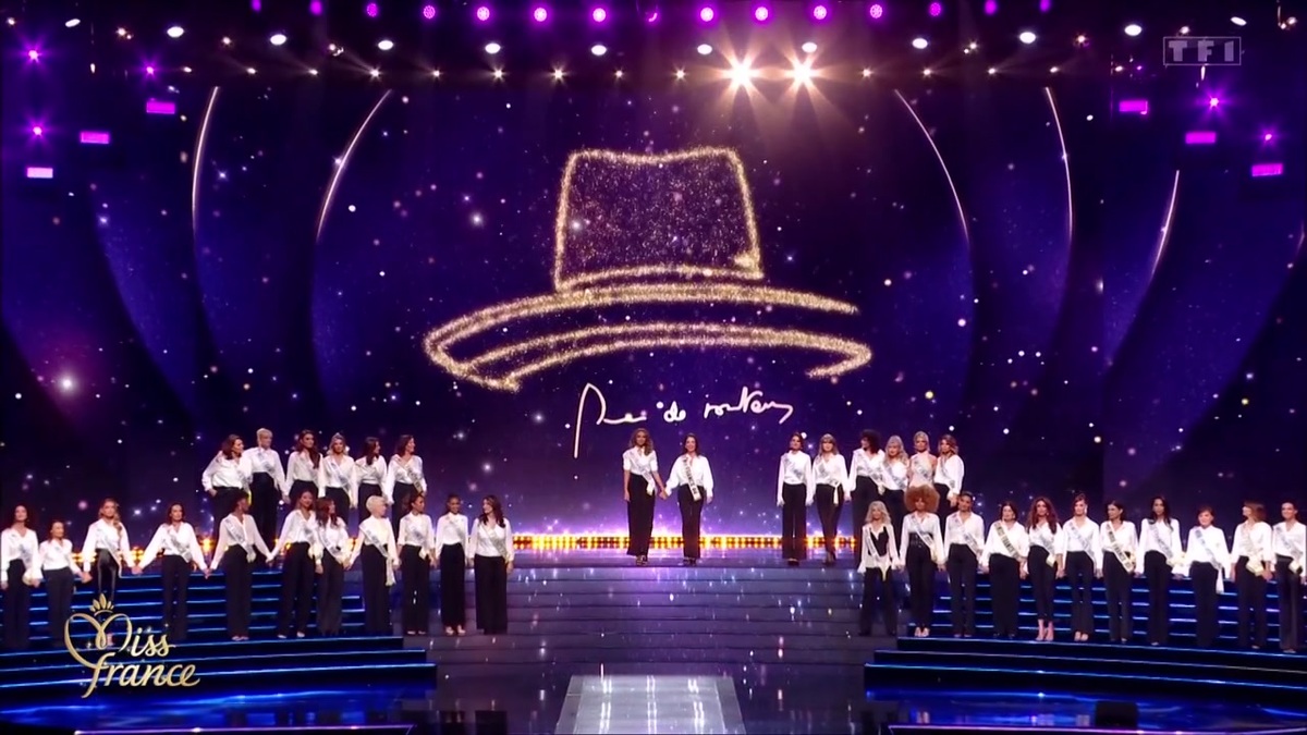 Miss France 2024 : le déchirant hommage à Geneviève de Fontenay, plusieurs Miss en pleurs