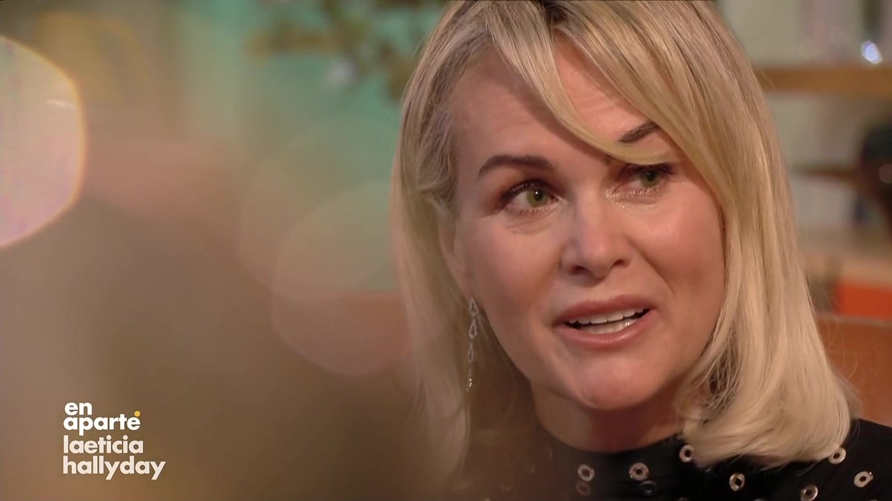 “Je ne voulais pas vivre et puis…” : Laeticia Hallyday en larmes se remémore sa rencontre avec Johnny