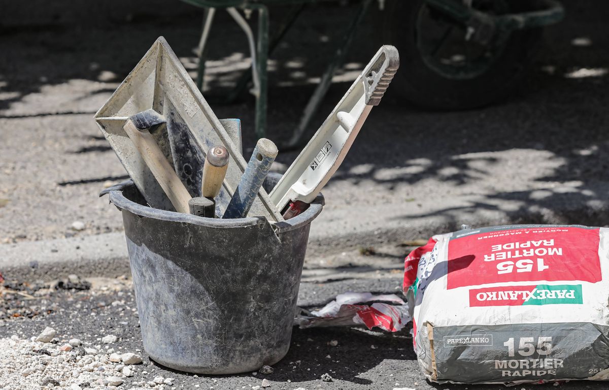 Bouches-du-Rhône : Un homme meurt dans un accident de chantier à Istres, son fils grièvement blessé