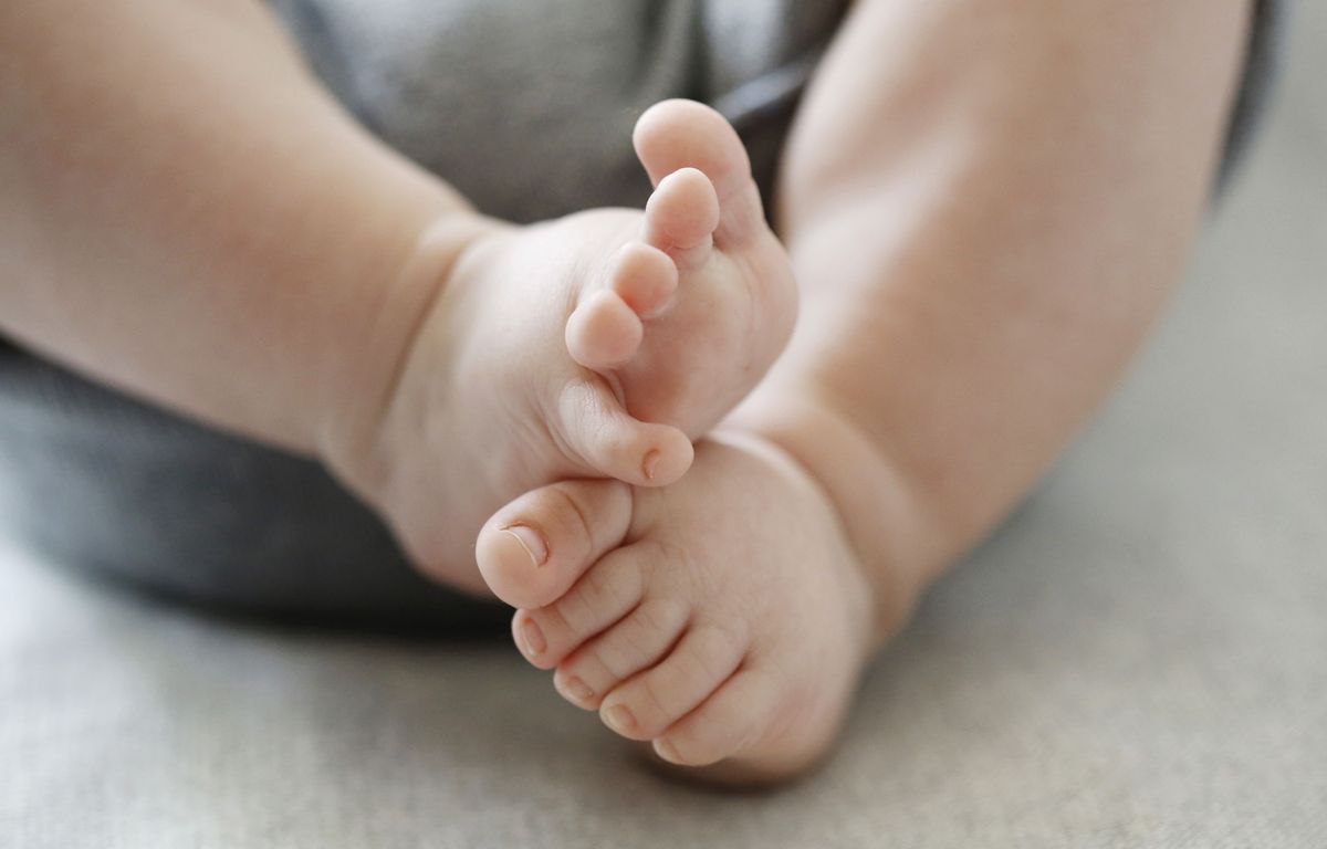 Clermont-Ferrand : Un bébé de 13 mois victime de multiples factures, un ami de la mère suspecté de l’avoir frappé