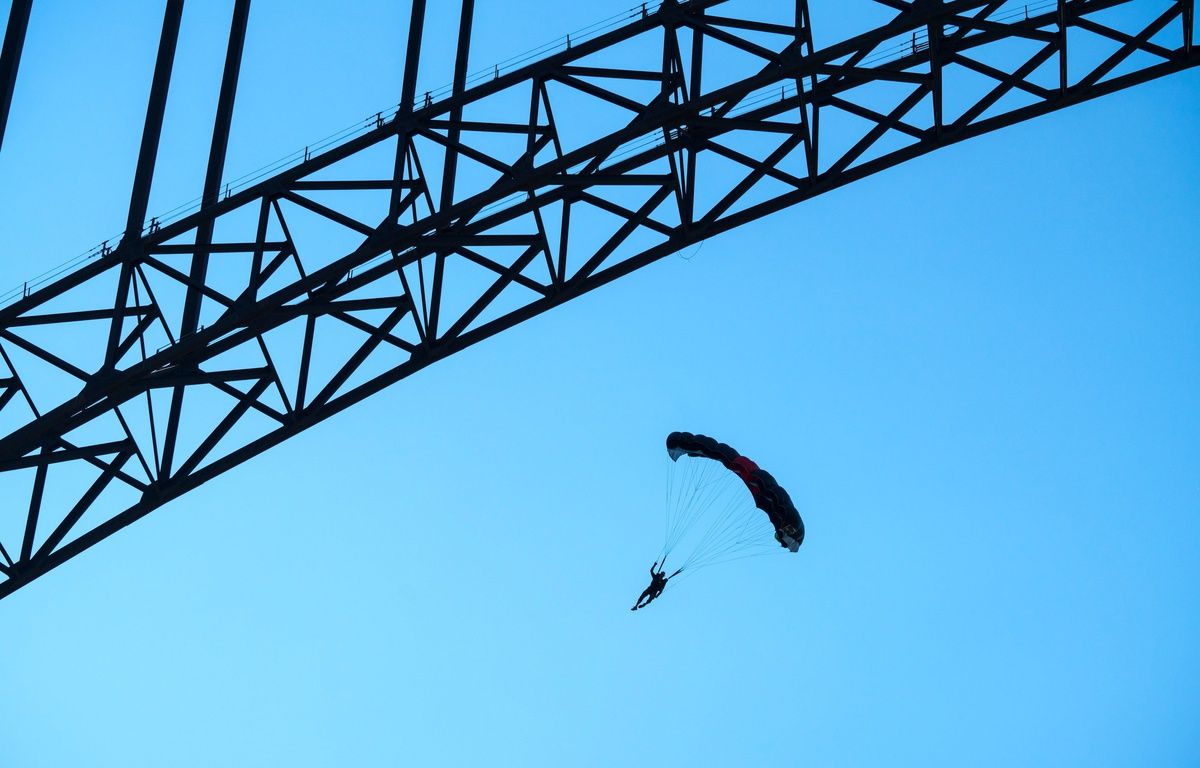Un base jumper se tue lors d’un saut du haut d’un immeuble de 29 étages