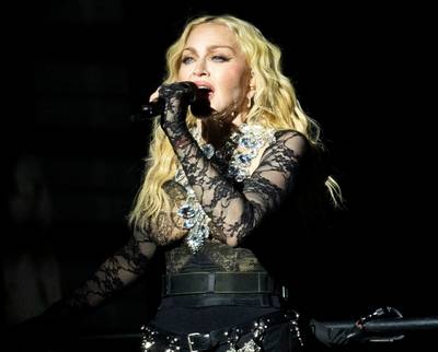 “Publicité mensongère”: Madonna poursuivie par deux fans pour avoir commencé ses concerts en retard